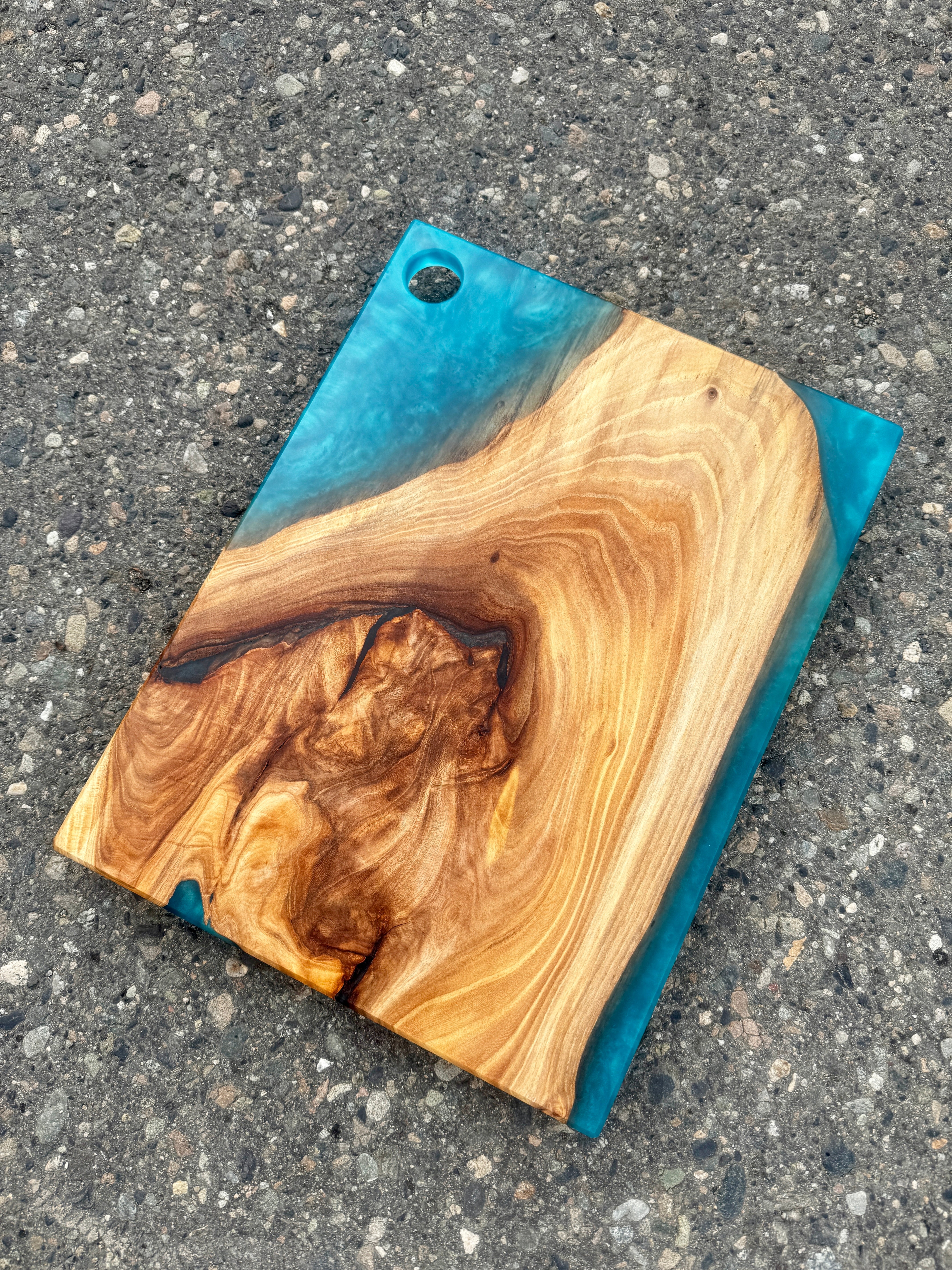 Siberian Elm & Caribbean Blue Resin Charcuterie Board